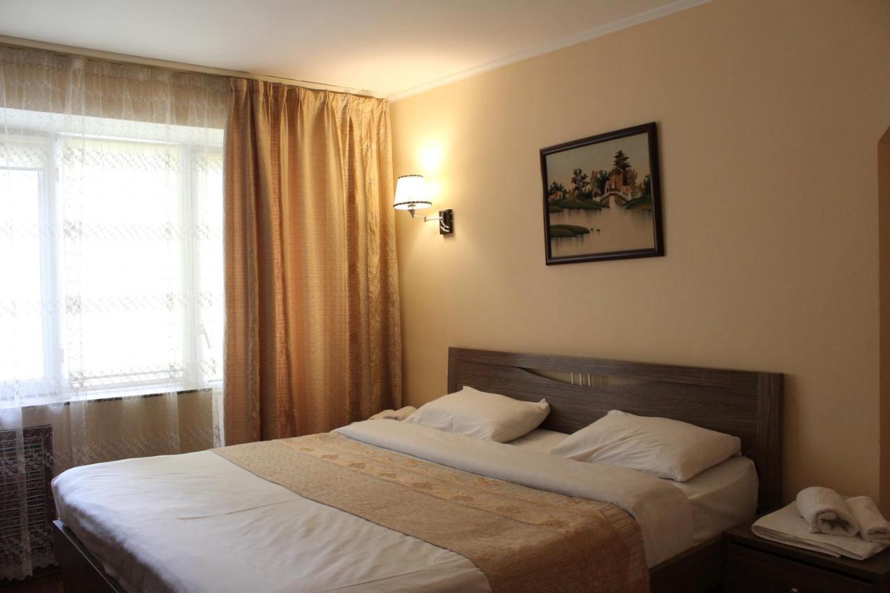 Tourist Hotel Shymkent Exterior foto